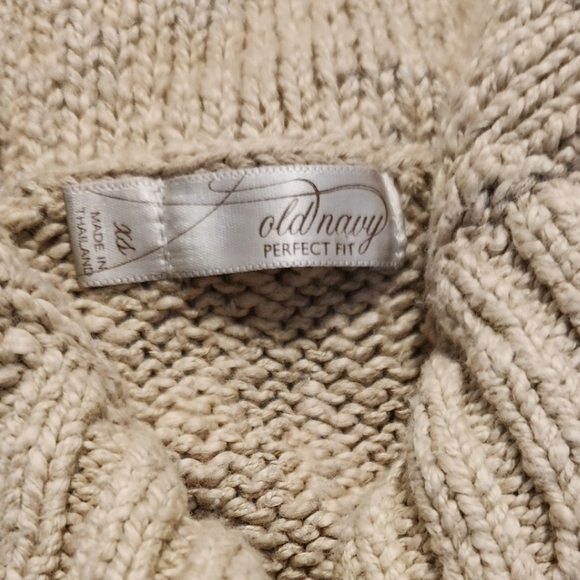 Old Navy Perfect Fit Knitted Sweater - Picture 2 of 3